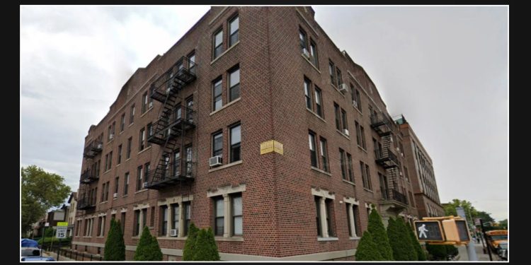 Decaying Bodies Discovered in NYC Apartment After Friend Notices Horrific Smell