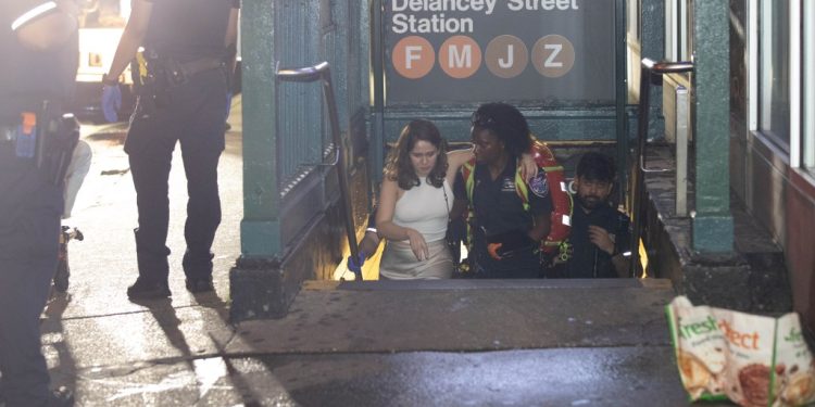 2 women shoved off subway platform at Delancey Street-Essex Street station