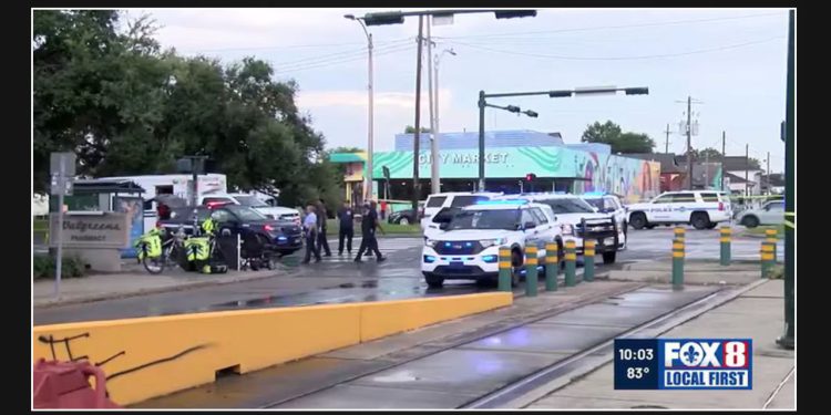 Man Fatally Shot After Stabbing Woman in Wheelchair in 7th Ward on Sunday