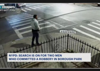 Police searching for 2 suspects involved in series of violent robberies in Borough Park